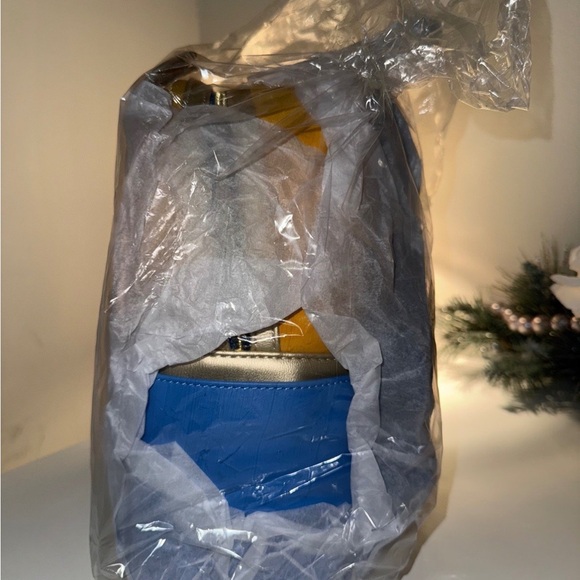 2021 Summer Convention 
Limited Edition Loungefly Beauty and the Beast - Picture 3 of 8